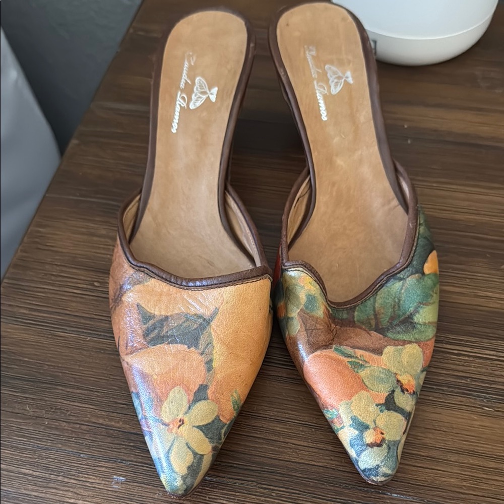 Floral Leather Mules Claudia Ramos size 8